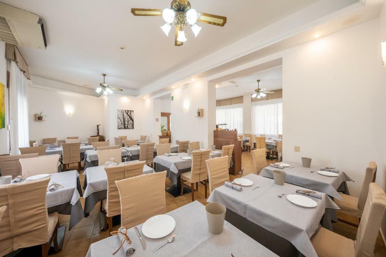 Hotel Stoccarda Caorle Exterior photo