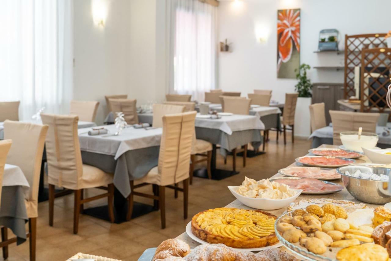 Hotel Stoccarda Caorle Exterior photo