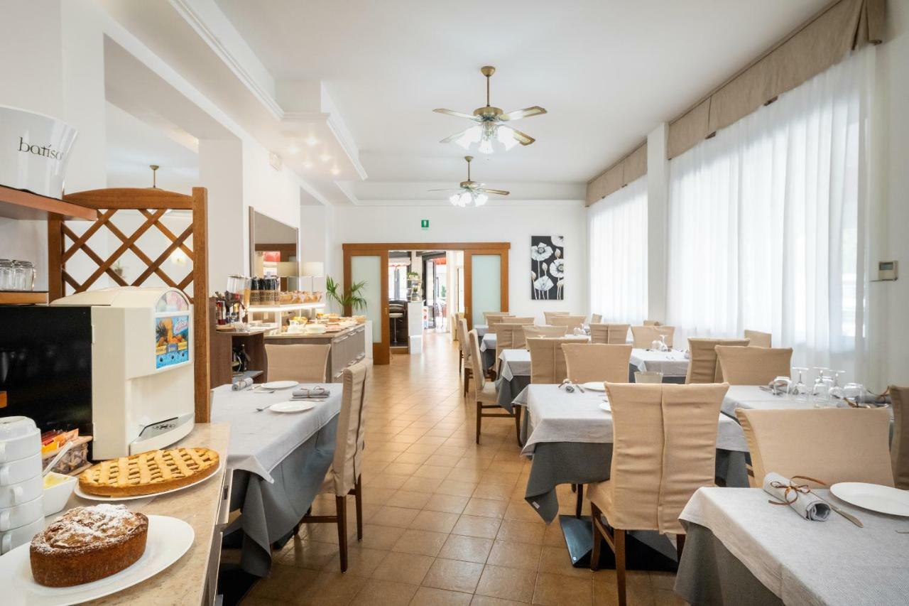 Hotel Stoccarda Caorle Exterior photo